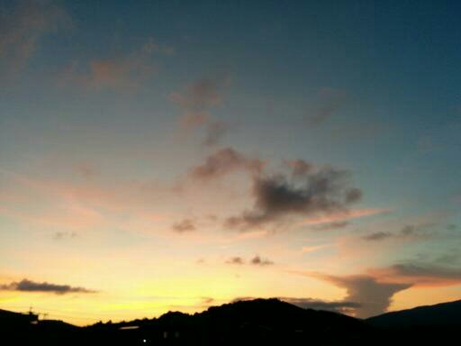 山と夕焼け