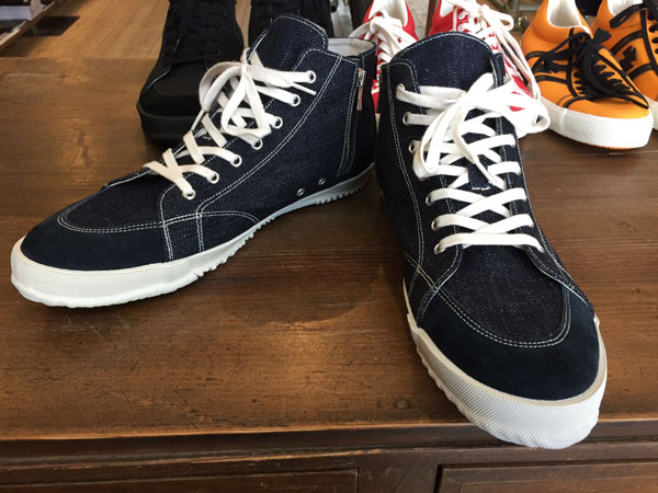 サムライジーンズよりスピングルムーブWネームハイカット