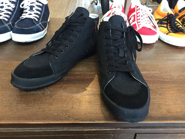 サムライジーンズよりスピングルムーブWネームハイカット