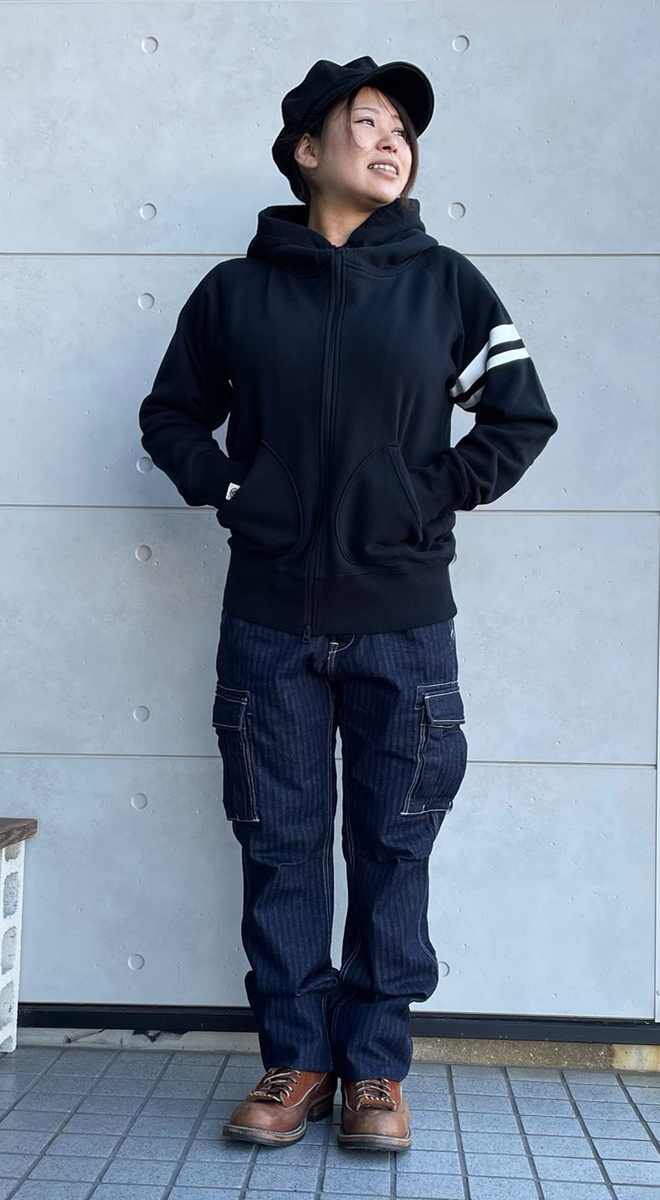 MOMOTARO JEANES 桃太郎ジーンズ のスッキリシルエットが嬉しい