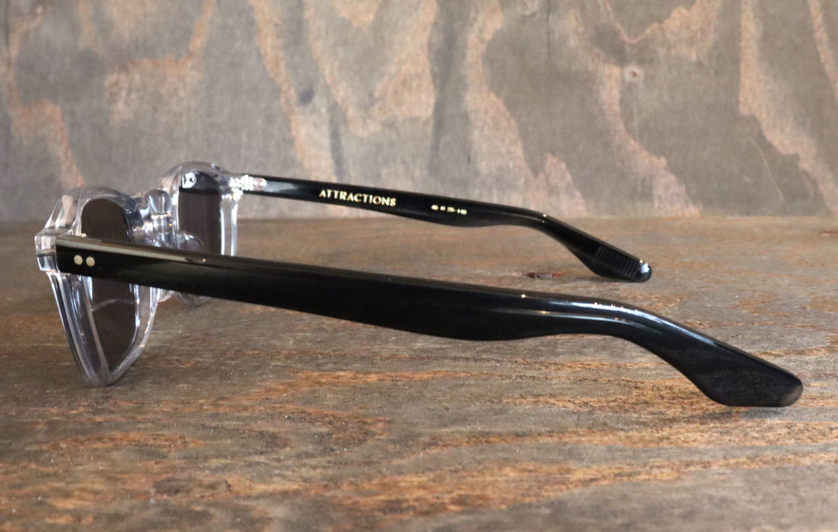 ATTRACTIONS 提案サングラスのブランド EYEWEAR / アイウェア より