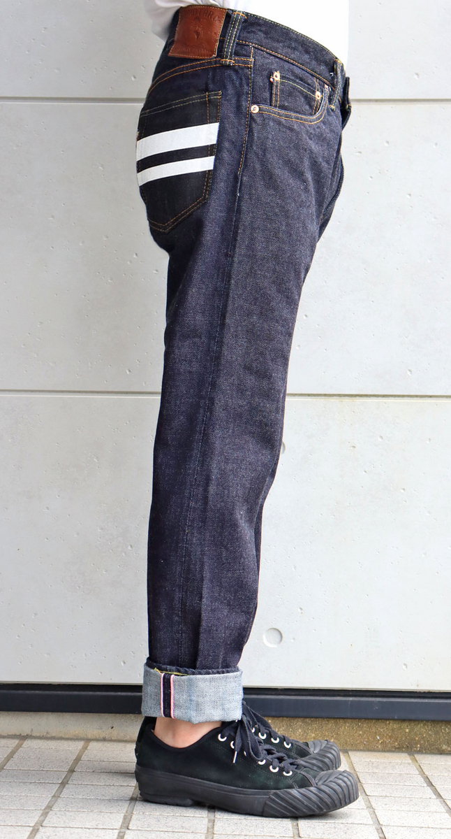 MOMOTAROJEANS / 桃太郎ジーンズよりスニーカーやサンダルと相性