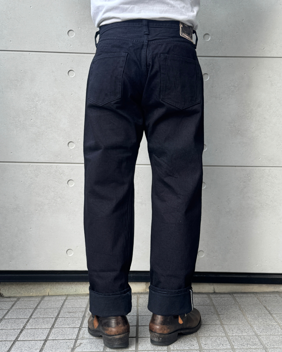 SAMURAI JEANS サムライジーンズ より 黒から青へ移り変わる 蒼刀影