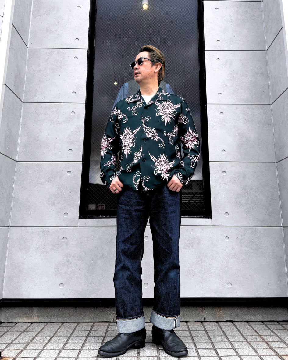 SUN SURF サンサーフ より ポリネシア神話に登場するティキ柄の長袖 