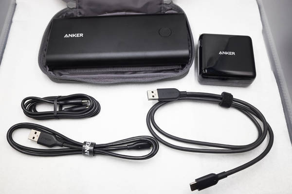 ANKER モバイルバッテリー 黒 収納ポーチ付き Anker Power Bank (20000mAh, 30W) |モバイルバッテリーの製品