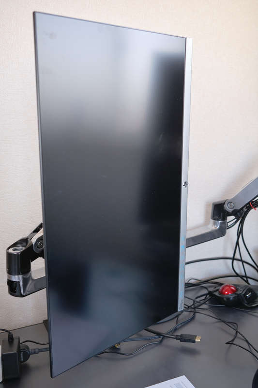 レビュー】HP 27f 4KにVESAマウントを付けれるアダプターを試し