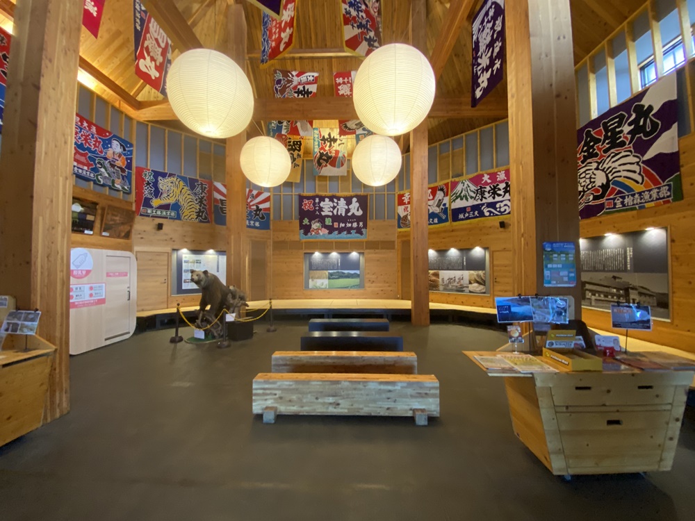 【稀少】2009年「北海道ラベンダー」・2005年「北海道オコジョ」根付セット 稀少】2009年「北海道ラベンダー」・2005年「北海道オコジョ」根付