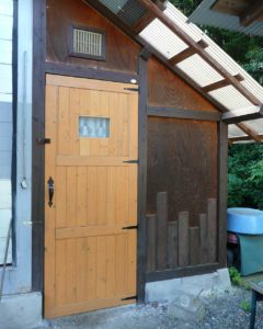 コンテナハウスに窓やドアを取り付ける方法１ 森の中楽給幸足生活