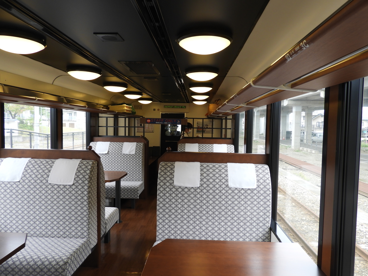 通常の指定席との違いは？越乃shu＊kuraの食事付きプランに乗車