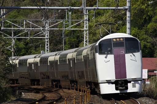 復活!? 215系東海道本線を走行 - 西さがみ改札口