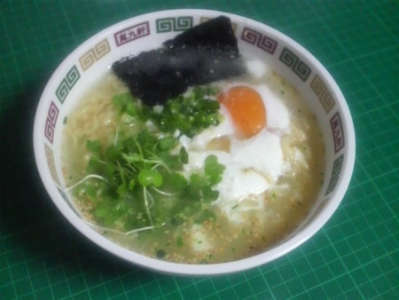 久しぶりの夜食ラーメンなりw