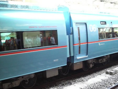 湘南マリン号が走っとる。夏だね〜。