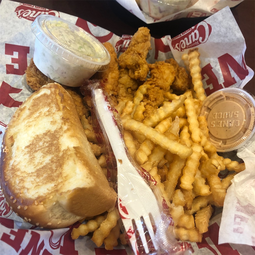 行ったことないチェーン店を試してみよう：PaneraとRaising Cane'sと