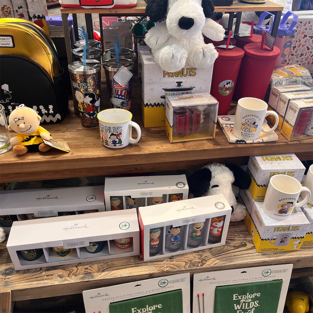 お土産】Hallmark：ただのカード屋さんではなく日本へのおみやげや