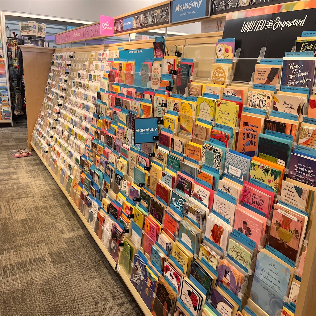お土産】Hallmark：ただのカード屋さんではなく日本へのおみやげや