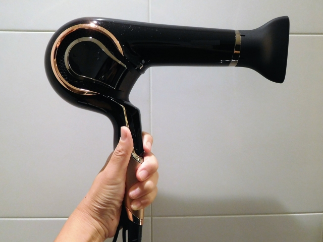 アヴェダのパドルブラシで髪を元気に!濡れた髪でも使える??