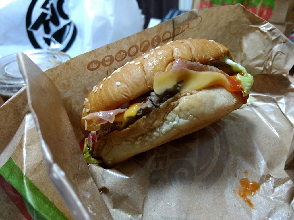 ベーコンチーズワッパーの実物