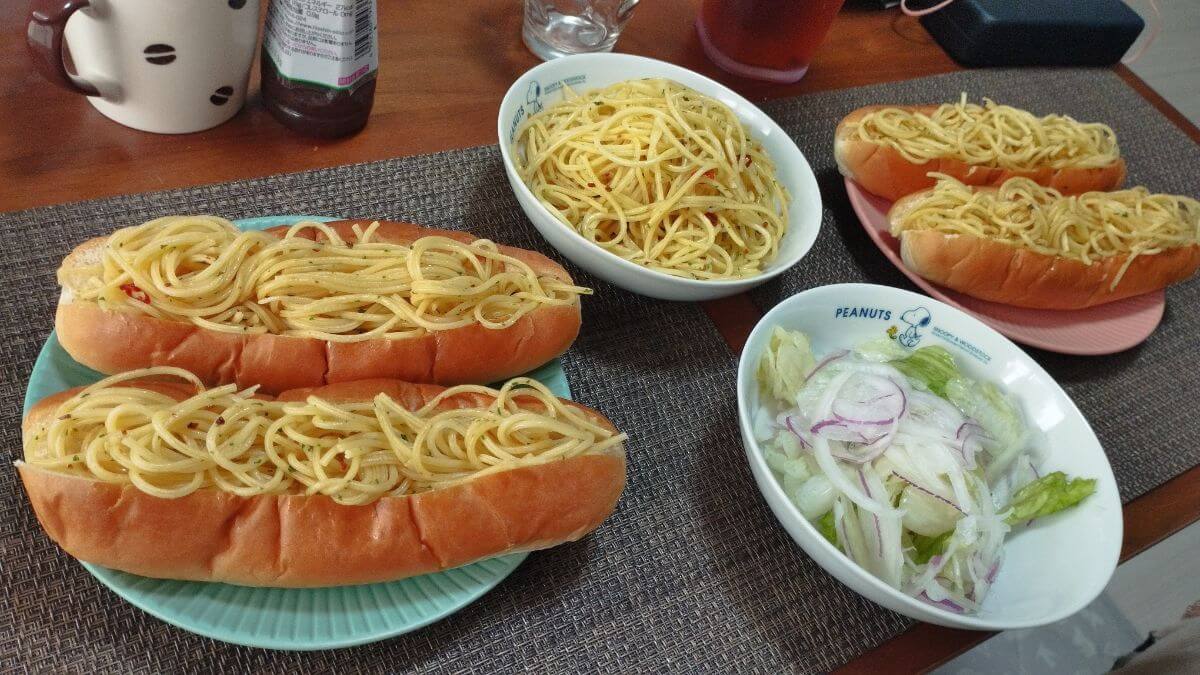 ペペロンチーノパン