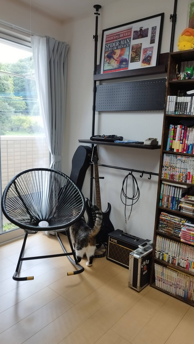 おしゃれな突っ張り棒のウォールラック