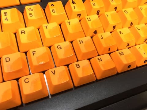 Realforce のキートップを塗装してみる...の続き - Qbilinux 日記