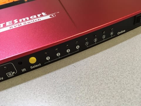 カメラ TESmart KVM Switch HKS0401A1U 本体