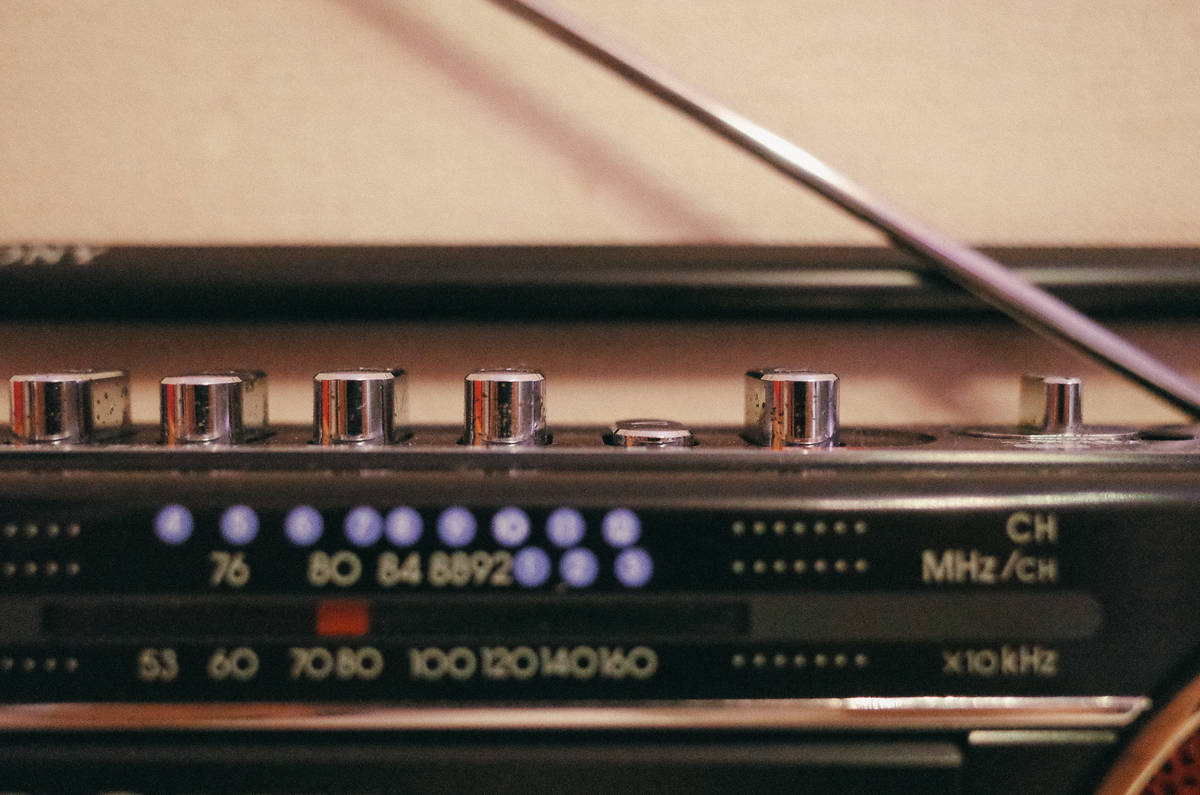 SONY CFM-120TVでカセットテープを聴く｜ラジカセで音楽を聴く楽しさと
