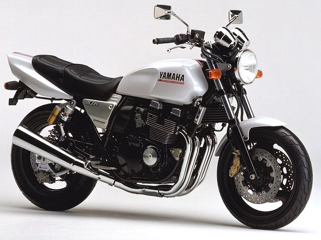 1995年xjr400r新登場。