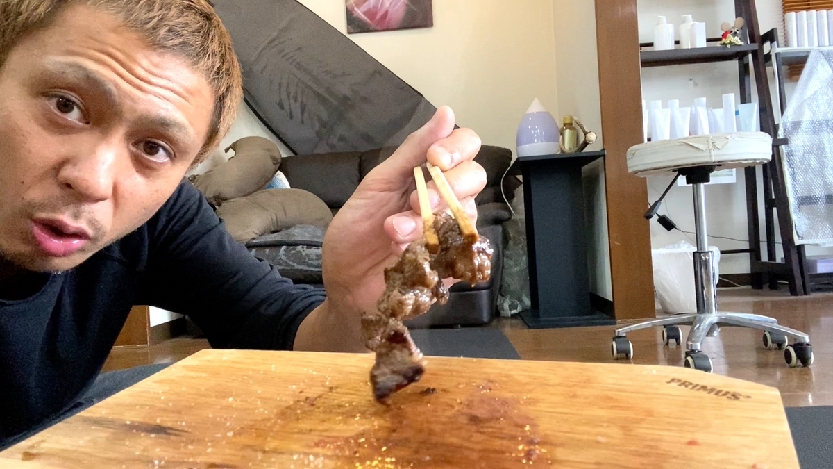 カナダ産とうきび育ち牛肩ミスジを美容室のカセットコンロで美味しく頂きます。