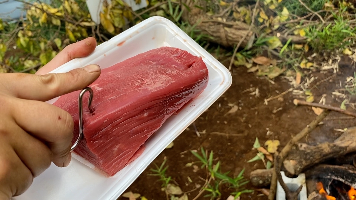 【兄が買った山でとりあえずテント泊】燻製肉作って肉焼いて食べた