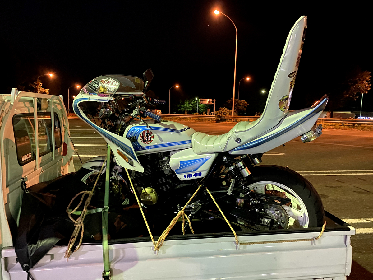 デュアルカウル装着の初期型xjr400