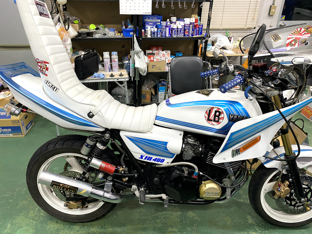 デュアルカウル装着の初期型xjr400