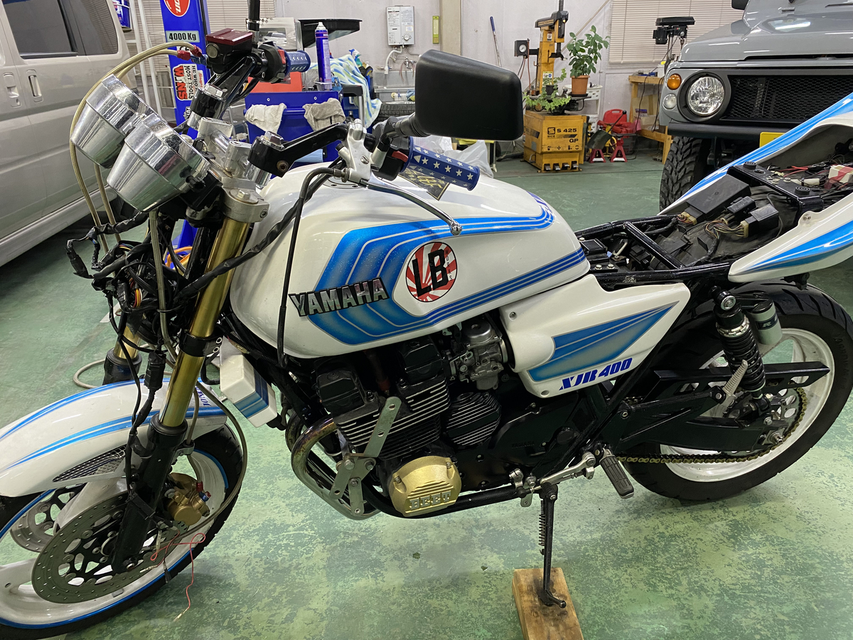 XJR4hm 初期型 XJR400 4HM 1993初期型 レストア整備記録 - YouTube