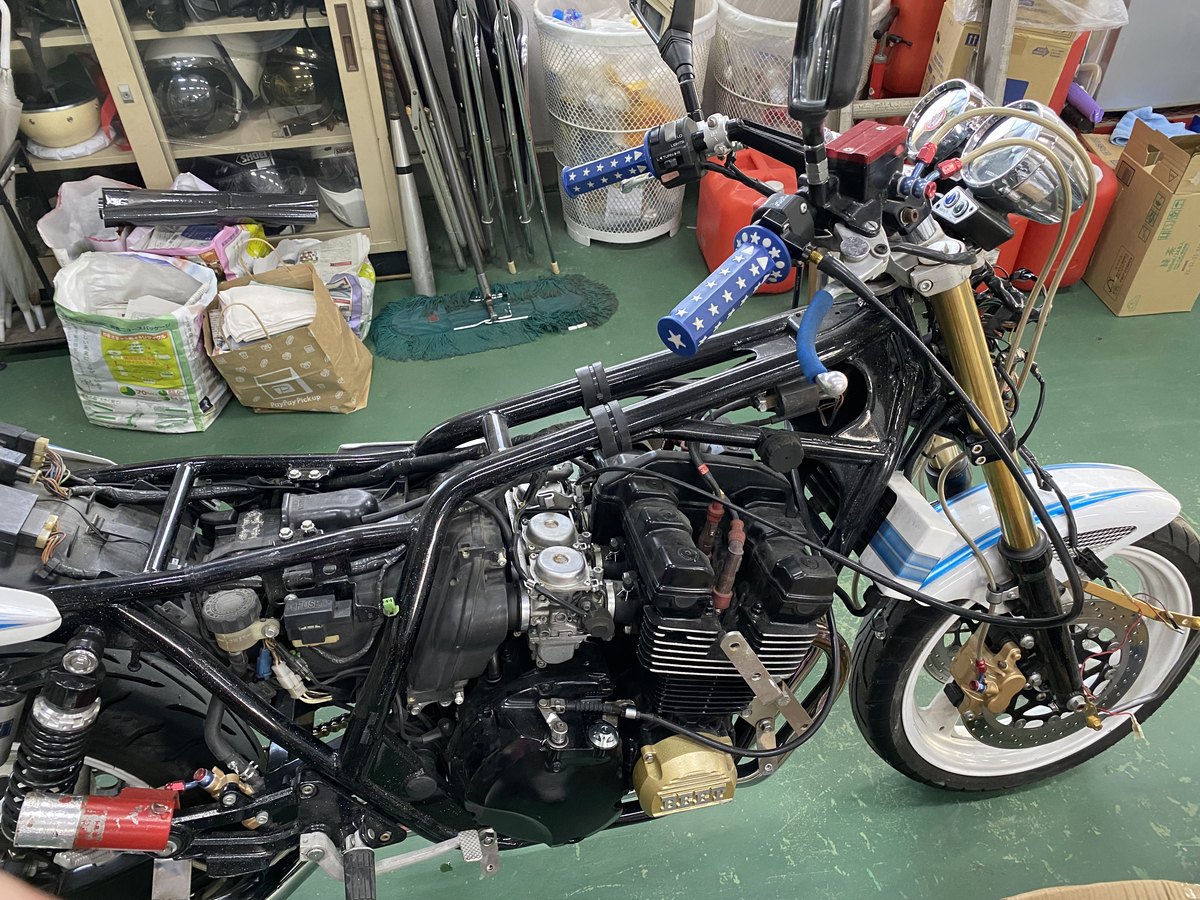 xjr400初期型4HMのハンドルグリップ交換のやり方（白の六角