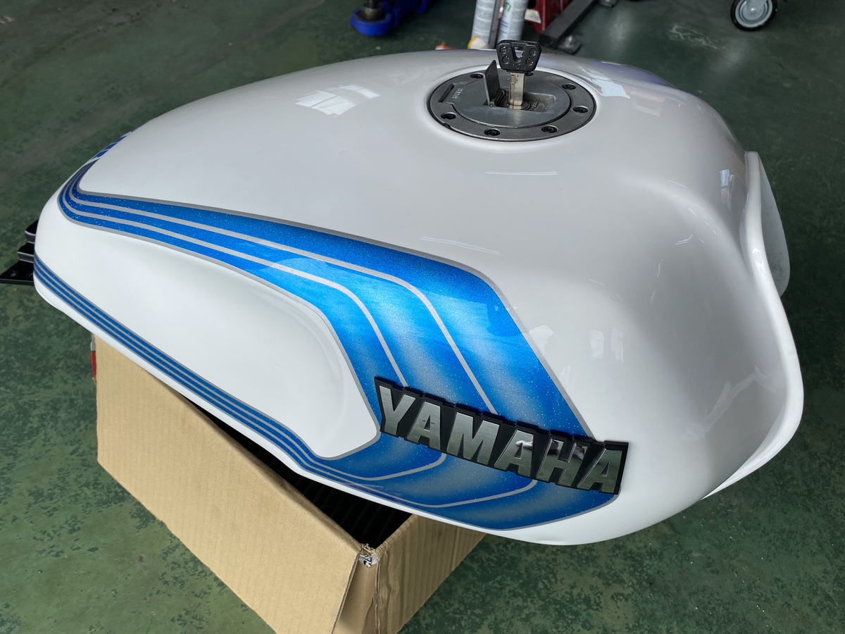 タンク塗装】復活！xjr400初期型4HMのタンクの塗装が剥がれた