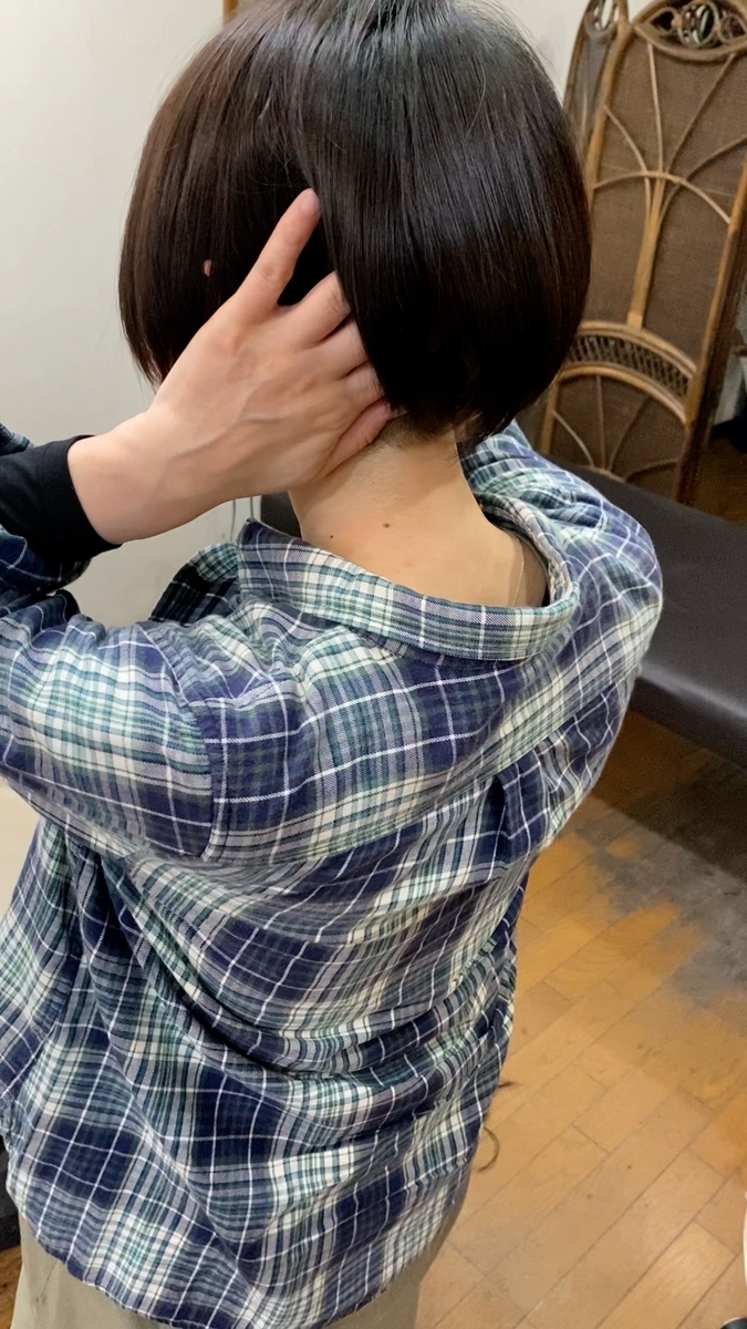 豪快刈上げ 50代女性 ショートボブが 見えないツーブロックに Shorts Toshiの悪あがき シーズン1 豪快刈上げ 50代女性 ショートボブが 見えないツーブロックに Shorts Toshiの悪あがき シーズン1