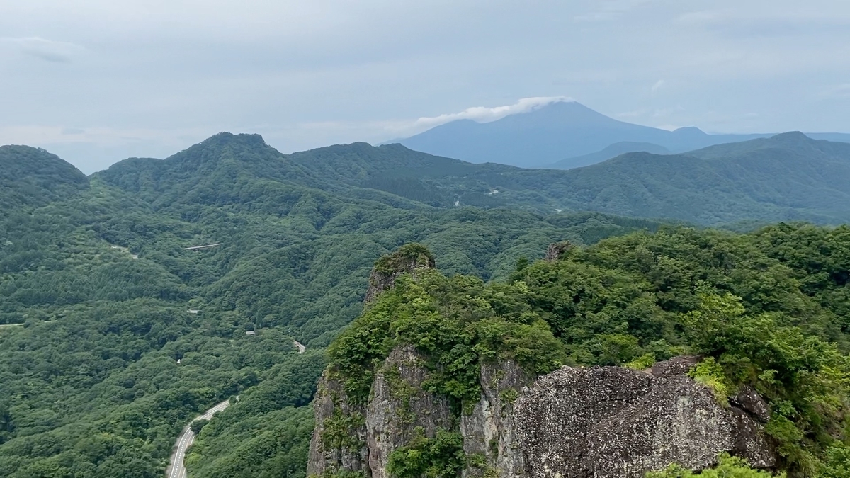 【高岩 登山 雄岳 雌岳】鎖場クライミングで足ガクブル！初心者さんお勧め