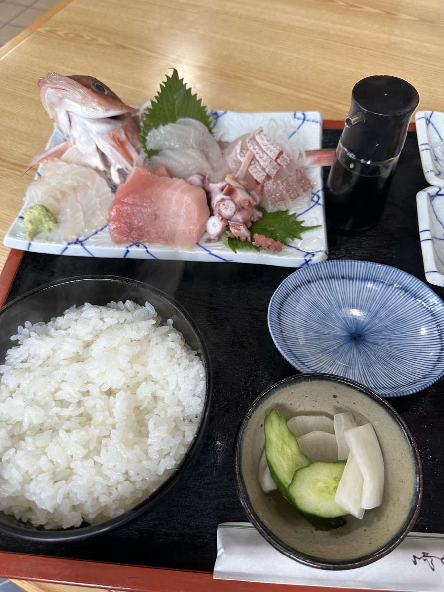 ひたちなか市にあるお食事処こけらやで特大エビフライ定食を食す