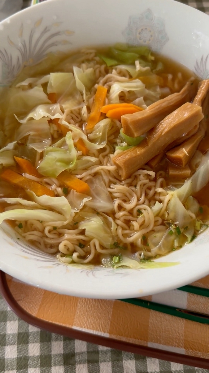 おかんが作る！サッポロ一番しょうゆラーメン