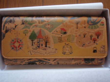 革製全面プリント長財布 ムーミン谷の地図 ミイだらけ だけ