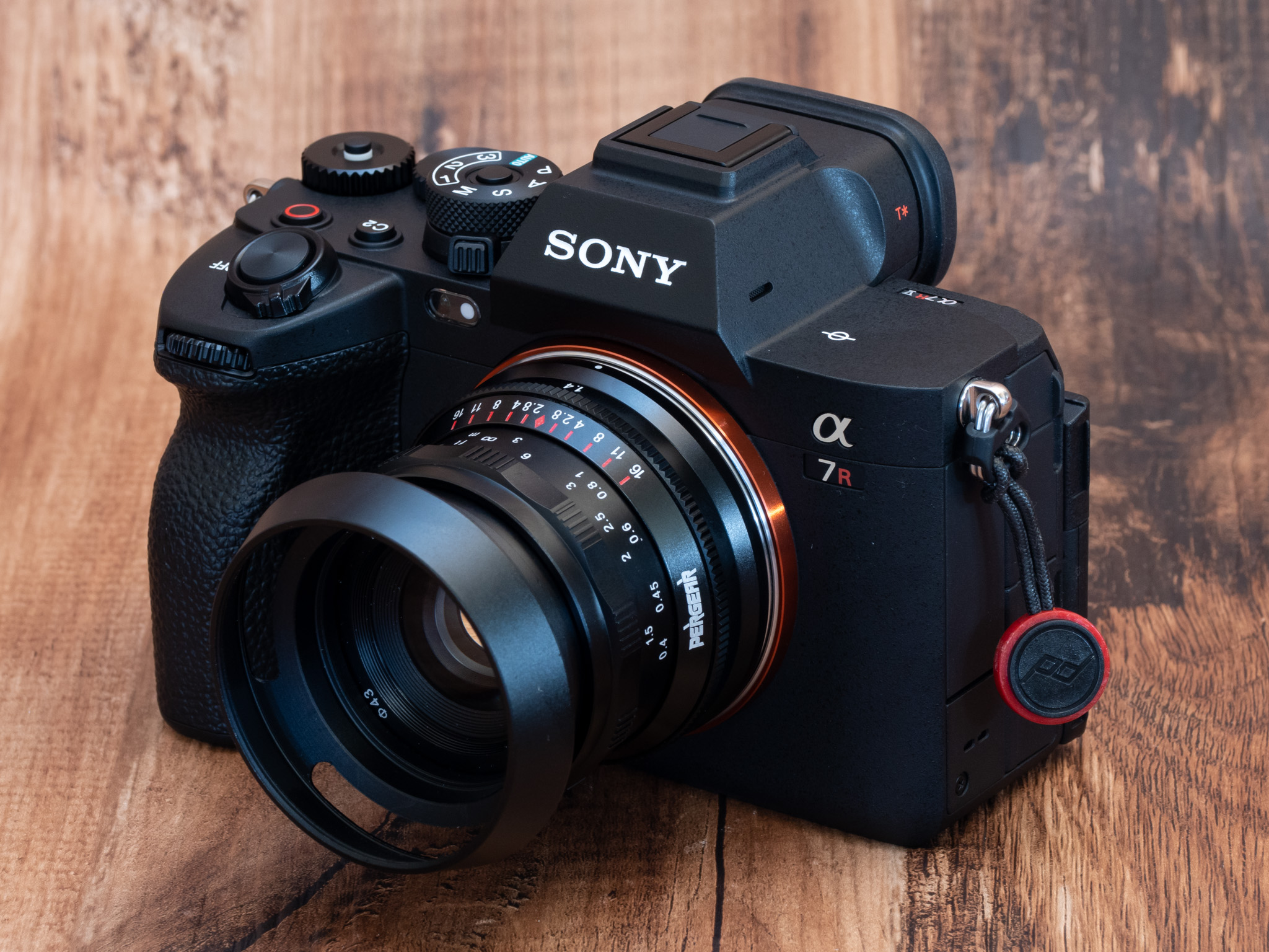 超コンパクト! Pergear 35mm F1.4 フルサイズ対応単焦点レンズ 超コンパクト! Pergear 35mm F1.4 フルサイズ対応単焦点レンズ
