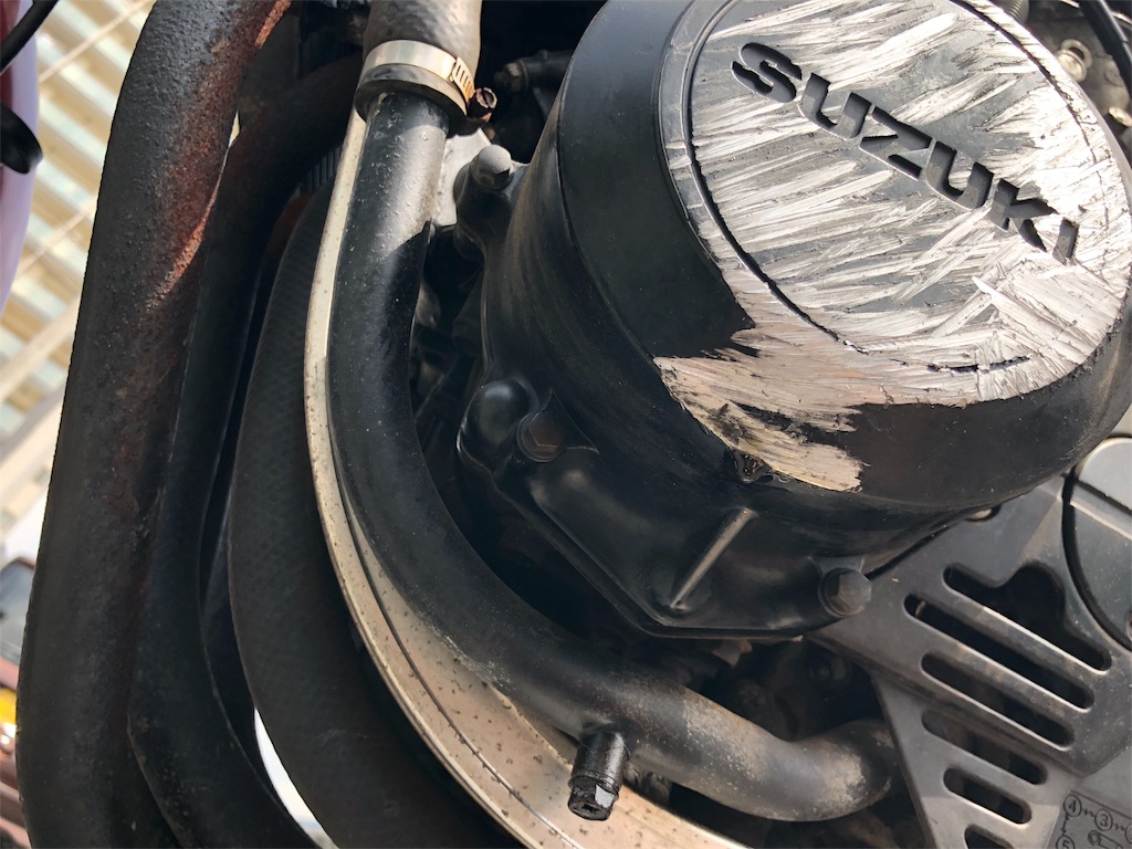 GSX-R GK71B 割れたジェネレーターカバーを交換 - バイク素人が