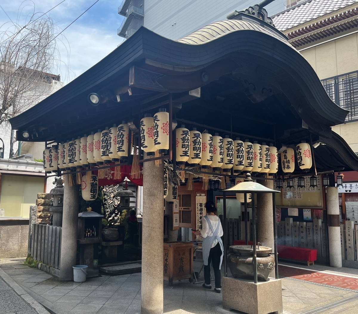 天龍山 法善寺／道頓堀のすぐそば、横丁のシンボル 水かけ不動 - とし