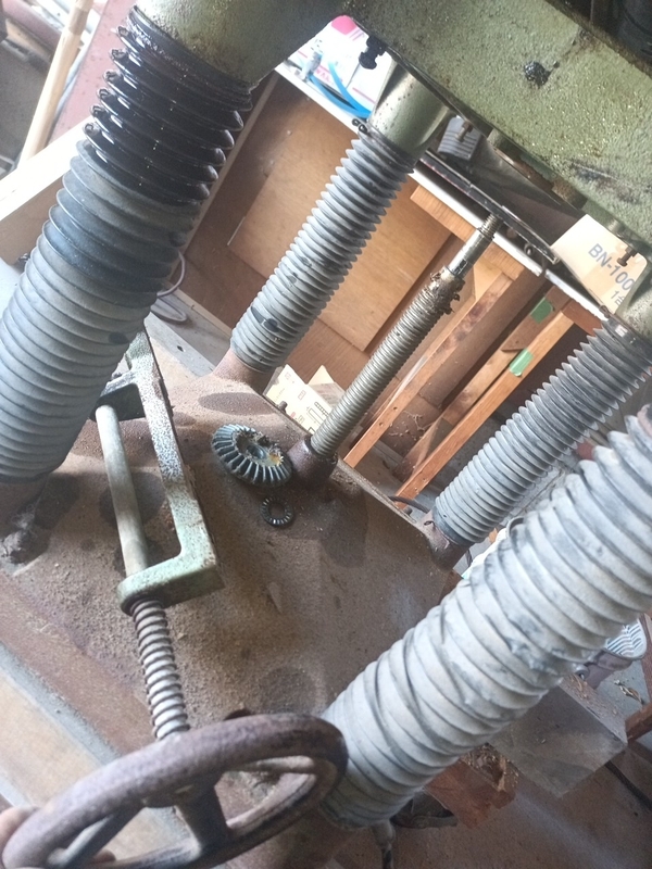 20年使っていなかった100V自動カンナの修理 - 大工道具屋のひとりごと