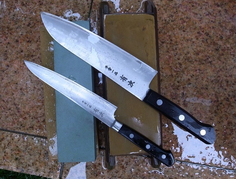 有次のペティナイフを砥ぎました - 遊びをせんとや生まれけむ