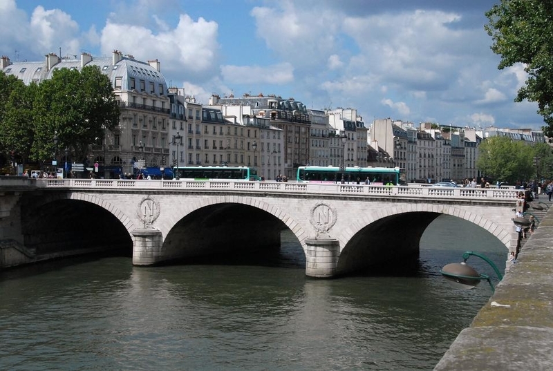 マルケの「パリのサン＝ミシェル橋」 - 遊びをせんとや生まれけむ