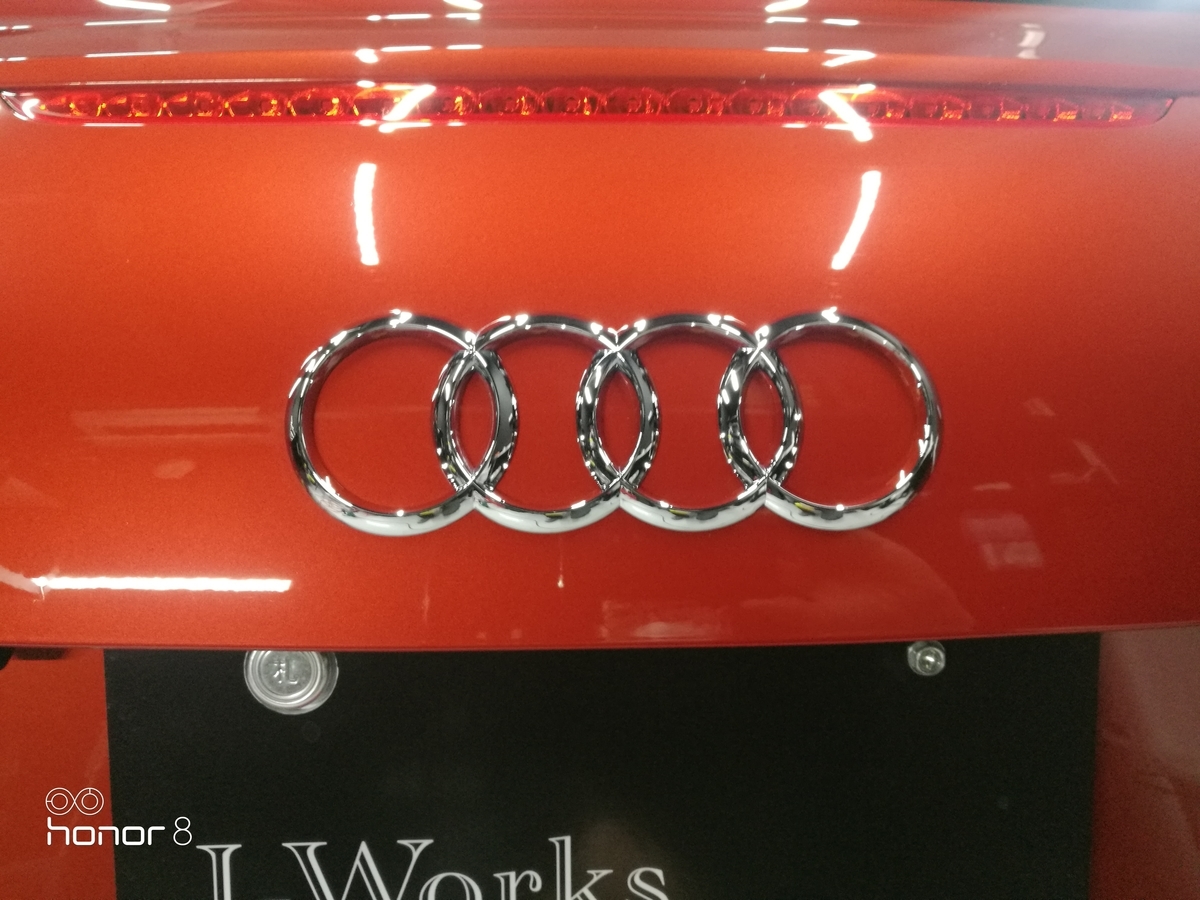 アウディ/TT quattro ボディ研磨＋フッ素樹脂結合系コーティング　札幌