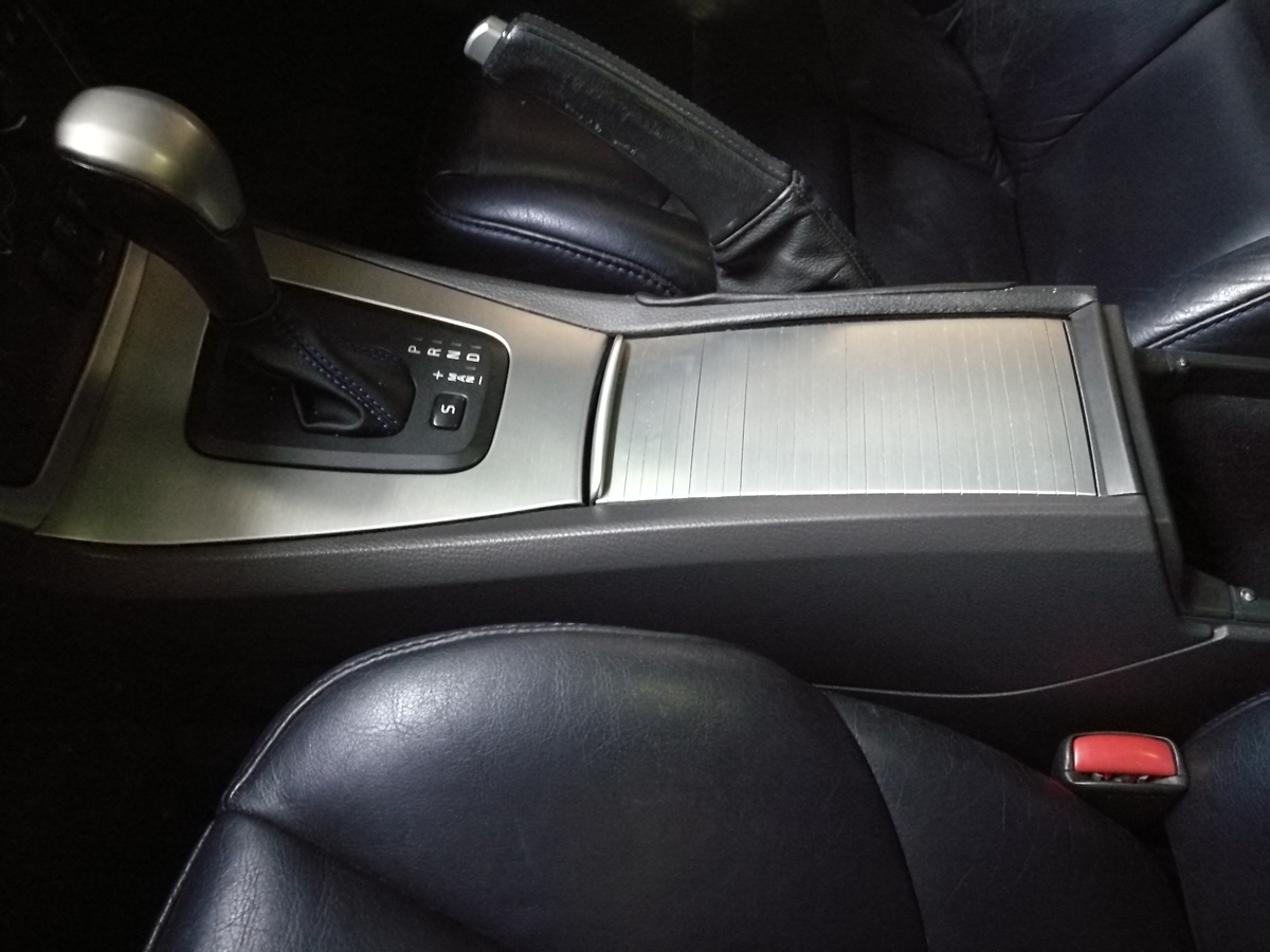 車 内装修理 147 Volvo V70 Rデザイン センターコンソール樹脂パーツ塗装剥がれ トータルリペア J Works 札幌の車内装修理 ボディコーティング 施工事例集 車 内装修理 147 Volvo V70 Rデザイン センターコンソール樹脂パーツ塗装剥がれ トータルリペア J Works 札幌の車内装修理 ボディコーティング 施工事例集