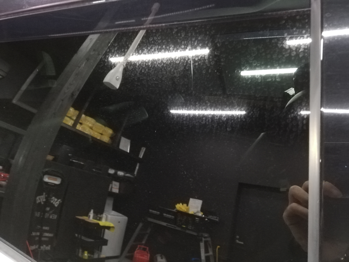 メルセデス・ベンツ/ＧＬ５５０ ウインドウガラスウロコ取り＋撥水コーティング 札幌