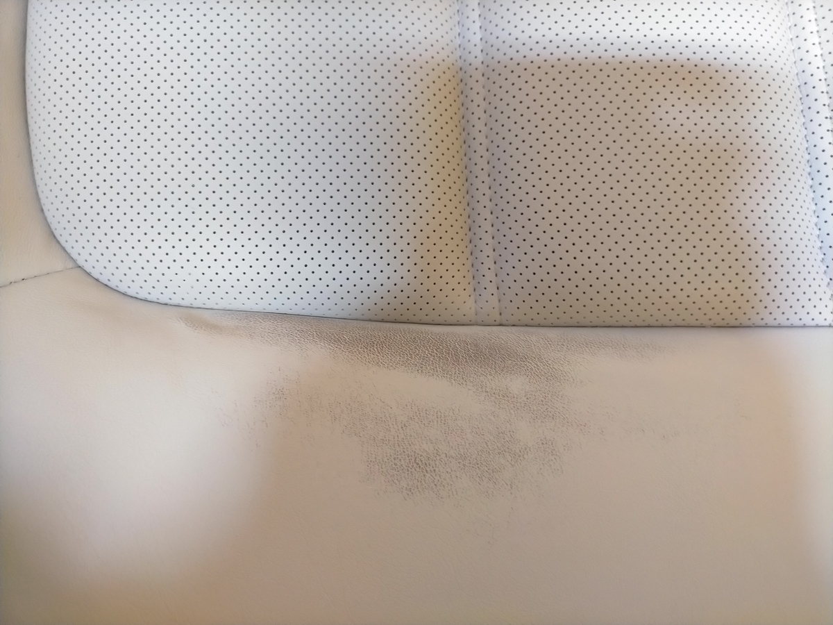 マツダ/アテンザセダン 本革シート 擦れ・色抜け補修札幌北広島２