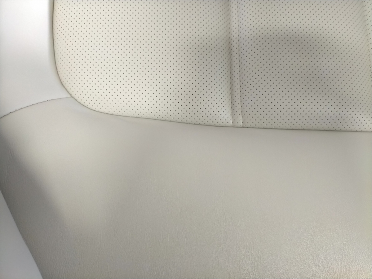 マツダ/アテンザセダン 本革シート 擦れ・色抜け補修札幌北広島３